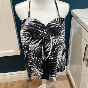 Shore shapes one piece swimsuit 🩱